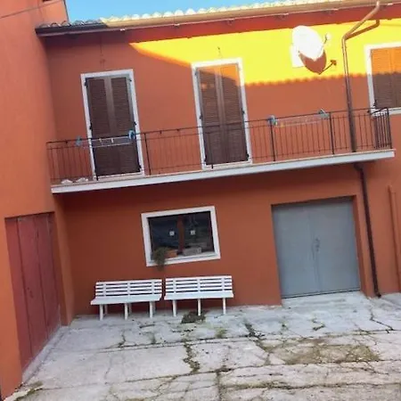 Il Focolare Dei Sibillini Montagna Fematre, 別荘 *